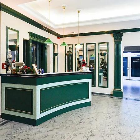 Landgasthof & Waldow ホテル