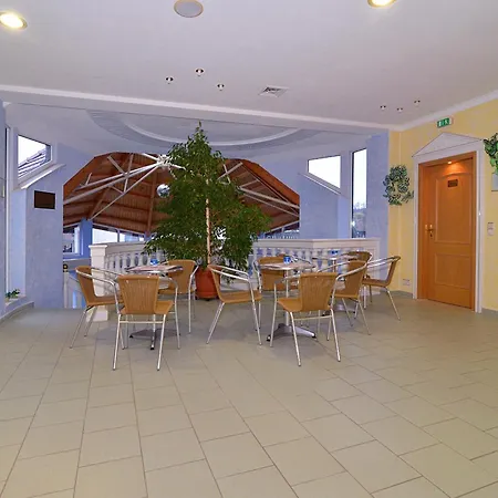 Landgasthof & Waldow 3* グーベン