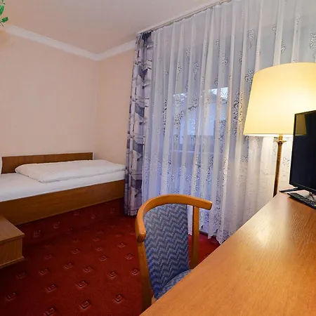 Landgasthof & Waldow ホテル