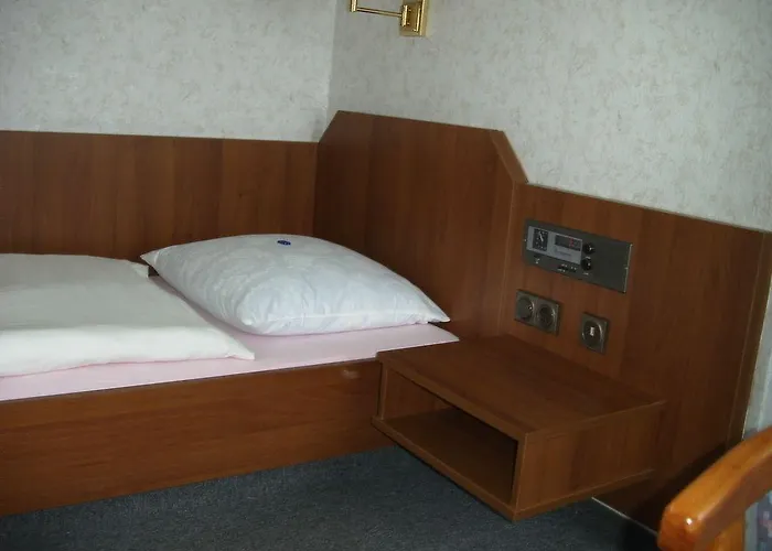 Hotel Landgasthof & Waldow 3*